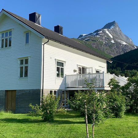 Villa Bakken, Feriebolig à Volda Extérieur photo